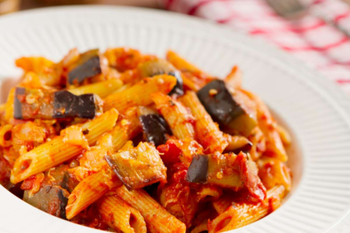 penne al sugo con le melanzane
