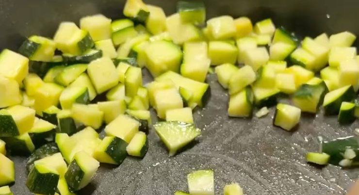 zucchine tagliate a cubetti