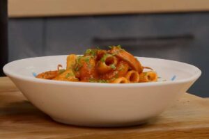 un piatto di pasta