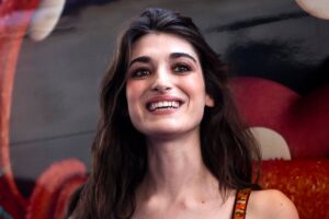 pilar fogliati sorridente