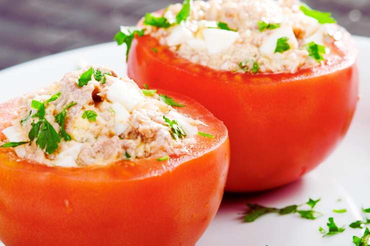 due pomodori ripieni