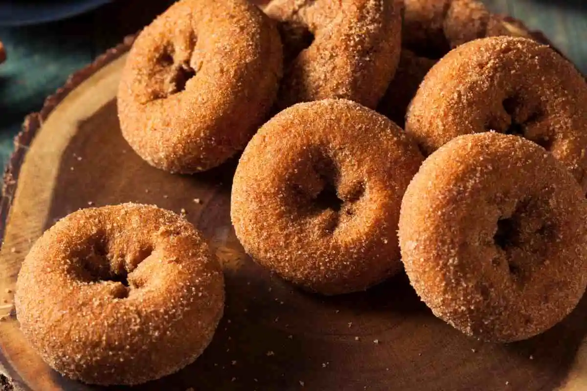 Ciambelline con zucchero scure