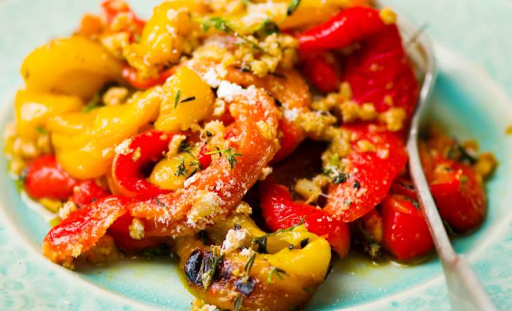peperoni con mollica di pane