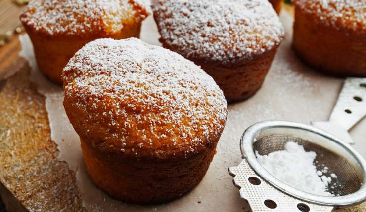 tortini soffici con zucchero a velo