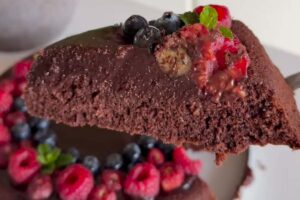 fetta di torta al cioccolato