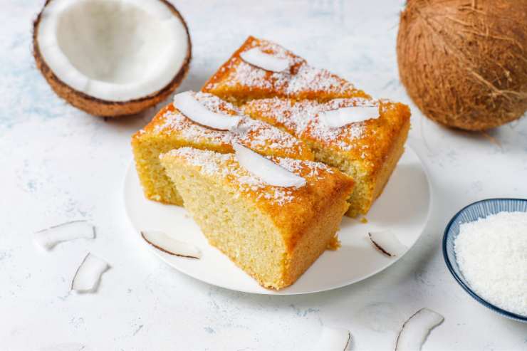 fette di torta al cocco