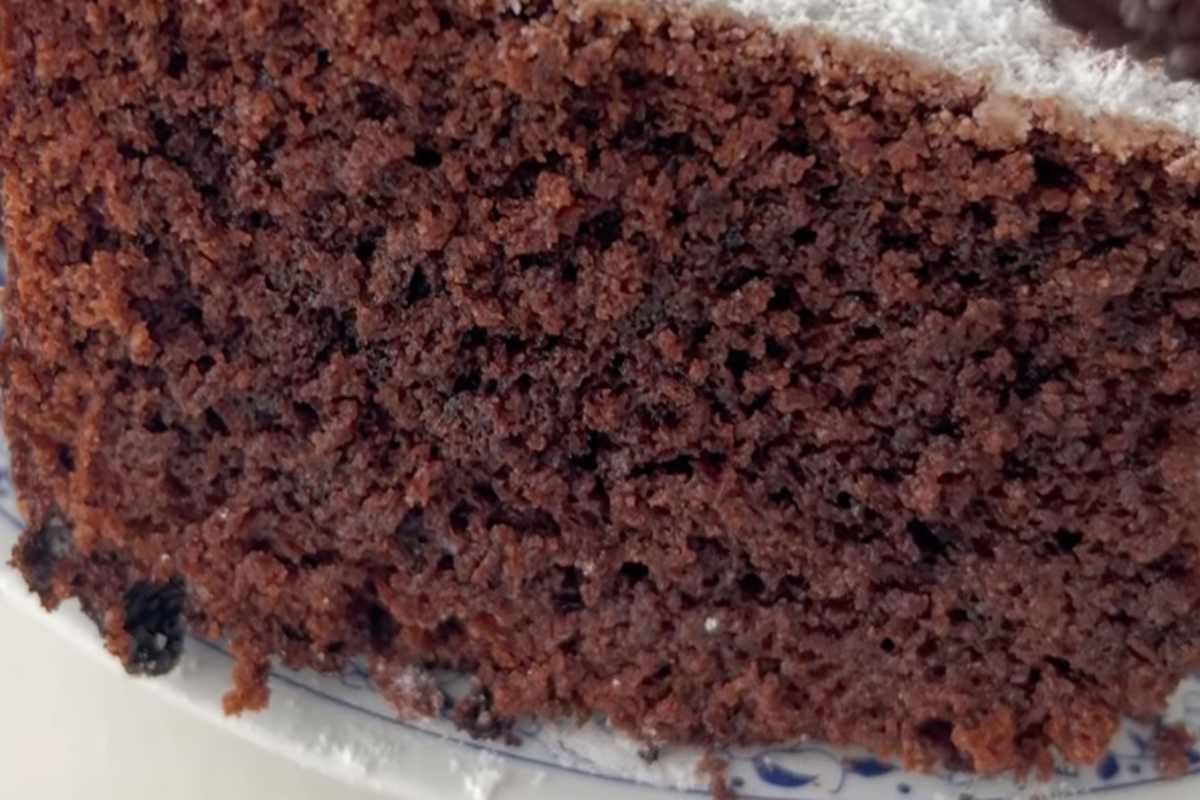 fetta di torta al cioccolato