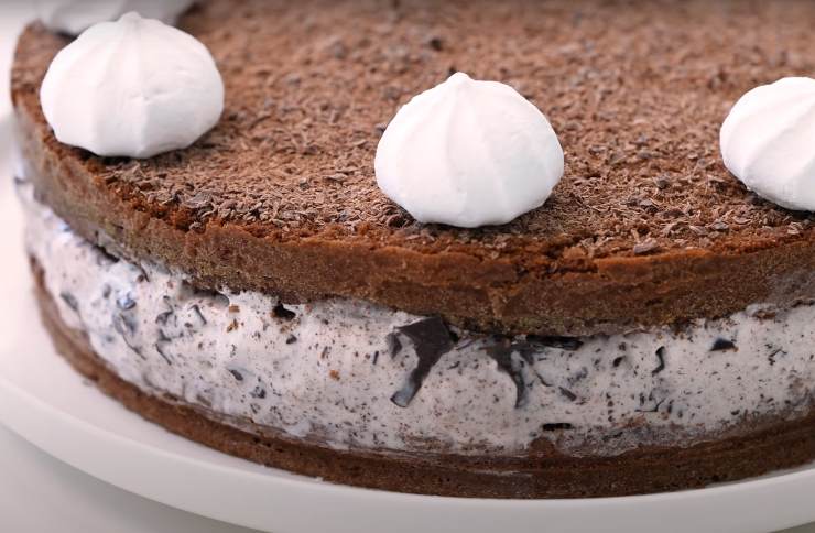 torta gelato con meringhe