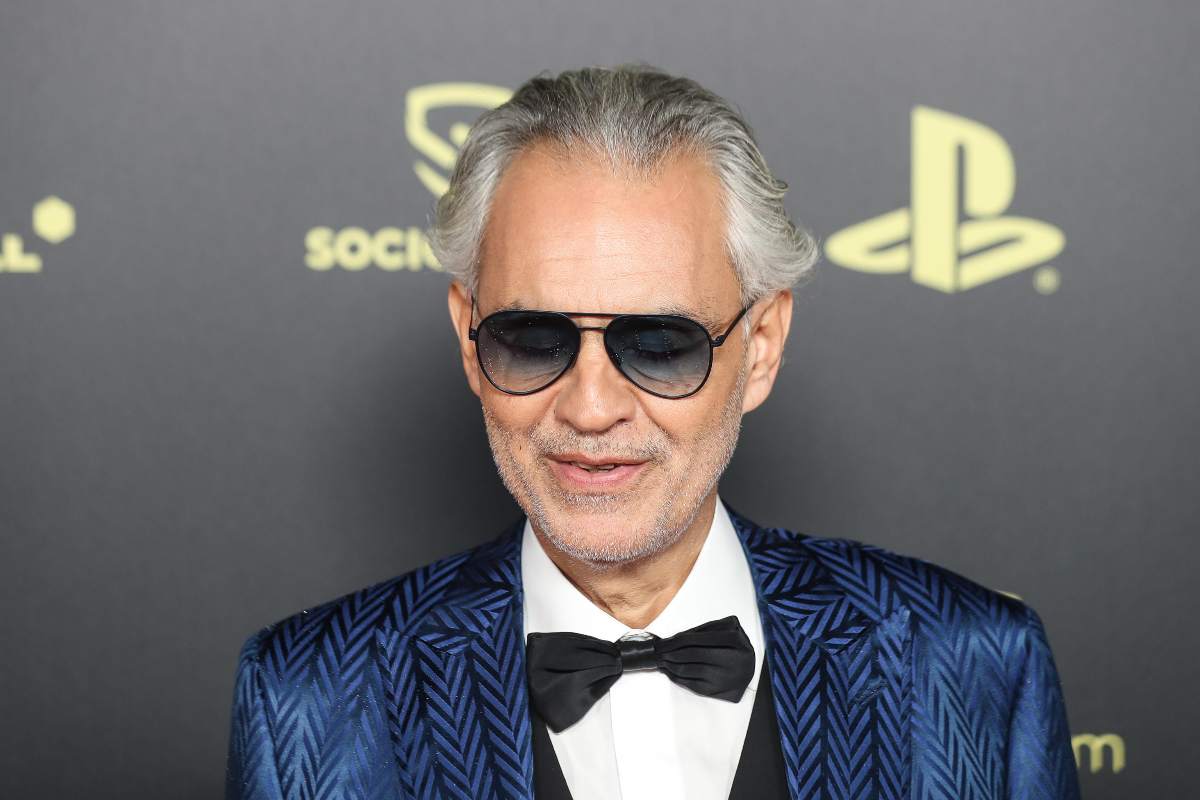 andrea bocelli in primo piano