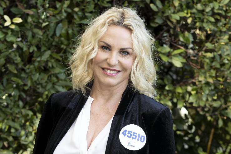 antonella clerici sorride