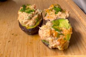 avocado boats col tonno