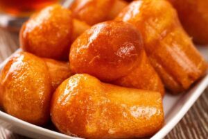 piatto con babà al rum