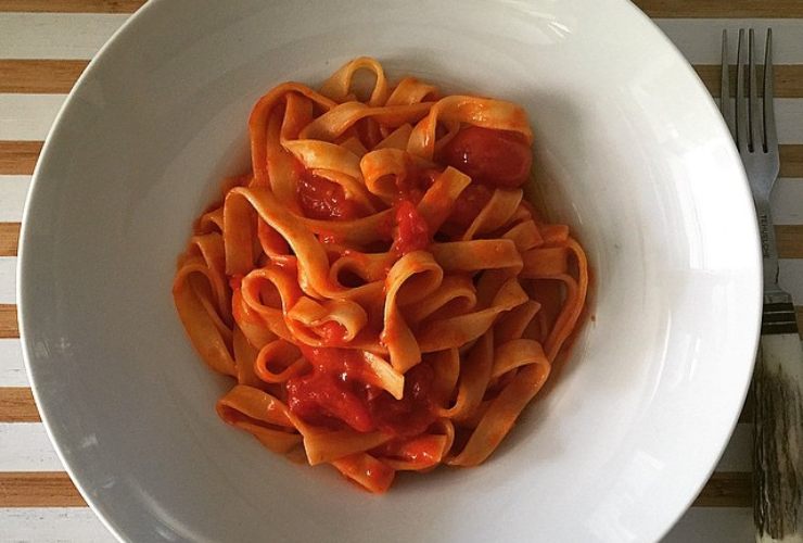 piatto di tagliatelle al sugo