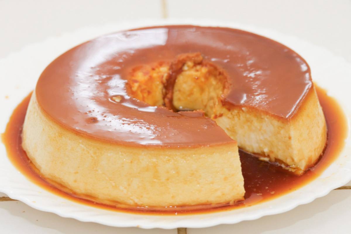 Budino di ricotta nel piatto