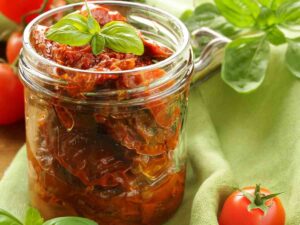 pomodori secchi in barattolo