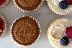 cheesecake piccole con topping