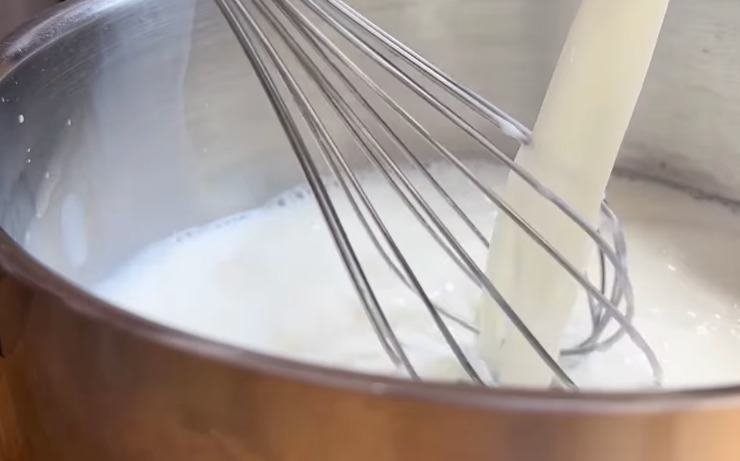 pentola con latte