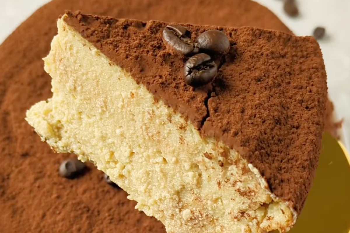 pezzo di torta al cappuccino