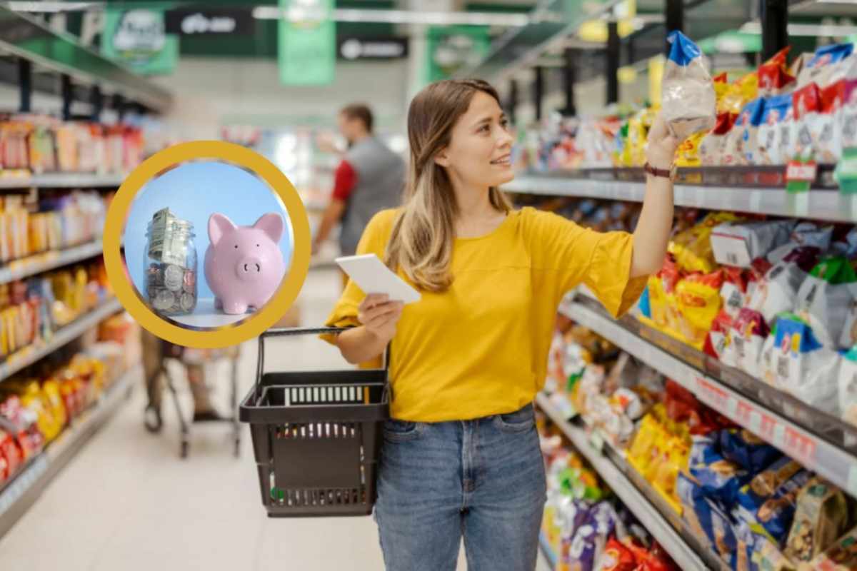 donna che fa la spesa con il cestino attaccato al braccio