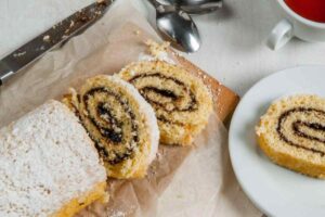 dolce arrotolato con cioccolato
