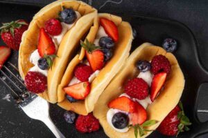 tacos dolci di frutta e panna