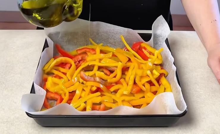 teglia con peperoni crudi