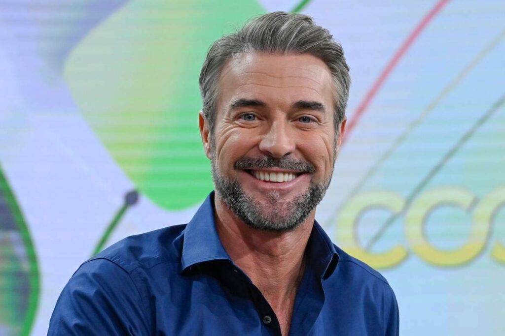 flavio montrucchio sorridente