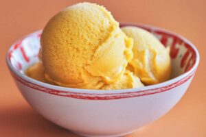 coppetta di gelato al mango