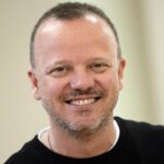 gigi d'alessio in primo piano