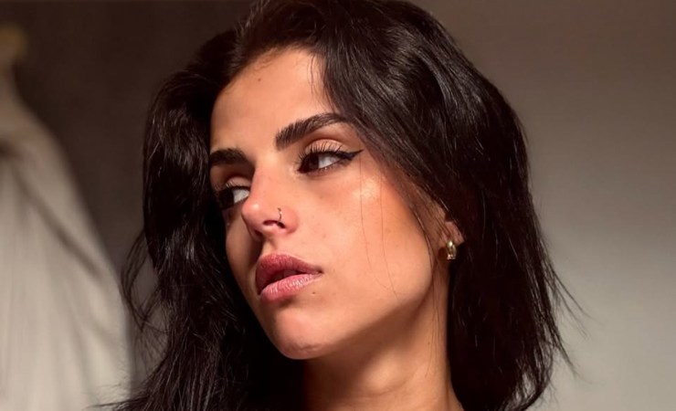 Kassandra Rodriguez che guarda di lato