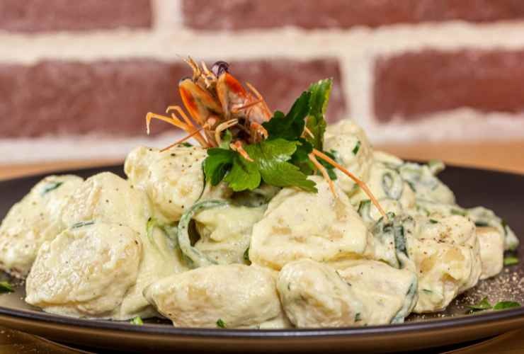 gnocchetti cremosi con zucchine e gamberi