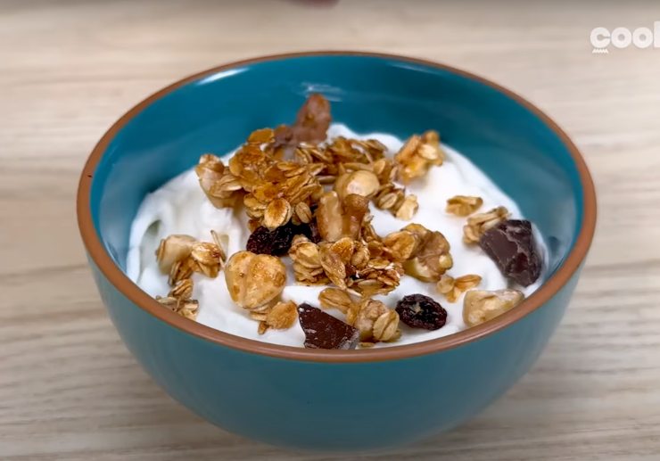 granola con yogurt