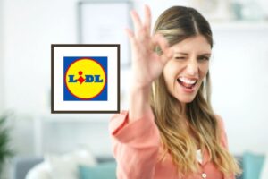 donna che sorride e fa ok con le dita e logo lidl