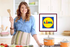 donna in cucina con un mestolo in mano e logo lidl