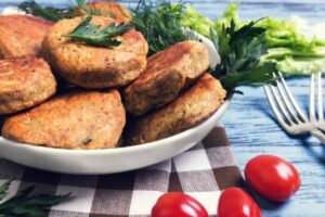 medaglioni vegetali in un piatto