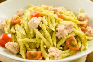 trofie pesto tonno e pomodorini