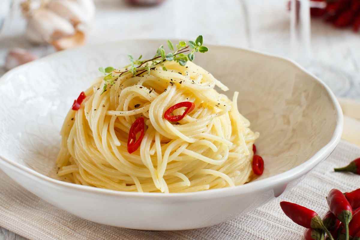 spaghetti con prezzemolo e aglio