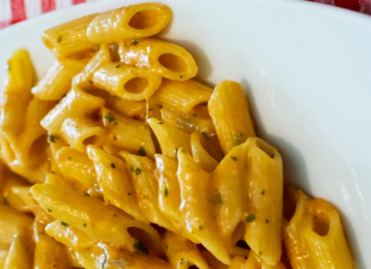 pasta con crema di peperoni