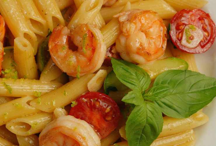 penne con gamberi e pomodori