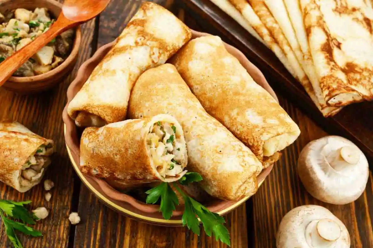 Ciotola con cannelloni di crespelle e verdure