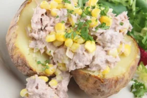 Patate con farcitura di salsa tonnata e mais