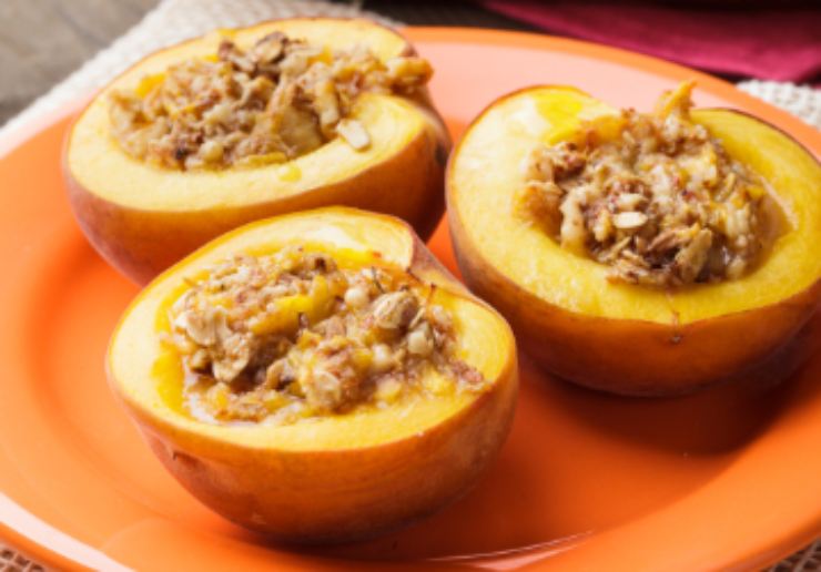 tre mezze pesche ripiene