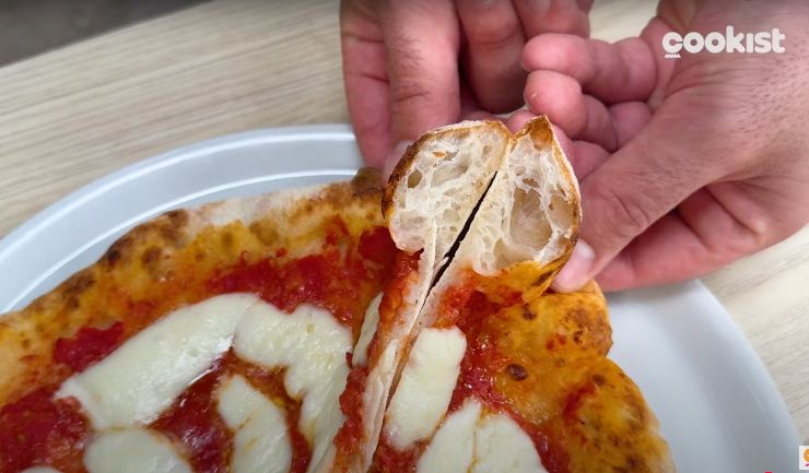 cornicione di una pizza margherita