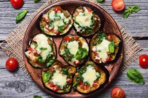 pizzette di melanzane con pomodoro e mozzarella