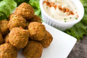 polpette fritte su un piatto