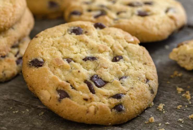 biscotto cookies con gocce di cioccolato
