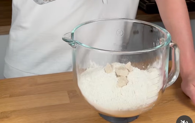 ciotola con ingredienti