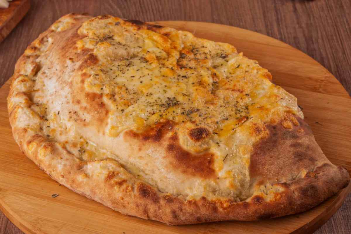 Docaccia ripiena chiusa sui bordi