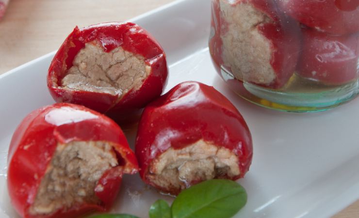 peperoncini ripieni sott'olio