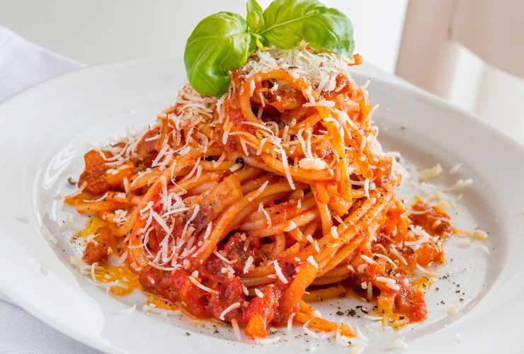 piatto di bucatini all'amatriciana